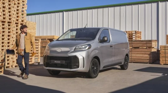 Toyota PROACE 2026 kończy z silnikami 2.0. Nowa jednostka 2.2 D-4D pali o 1,4 l mniej